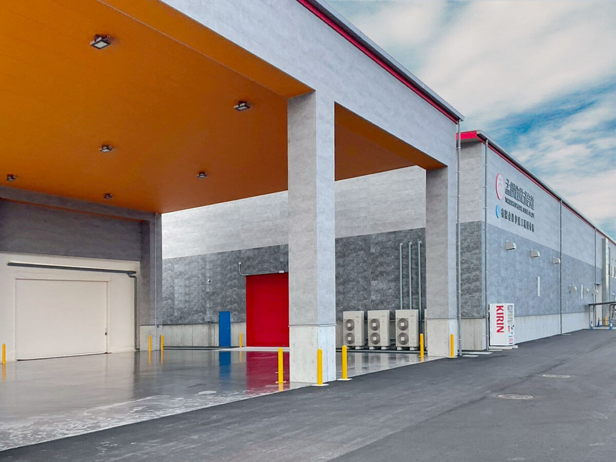 工場出入口まわりの外構・土間コンクリート施工（基礎工事含む）