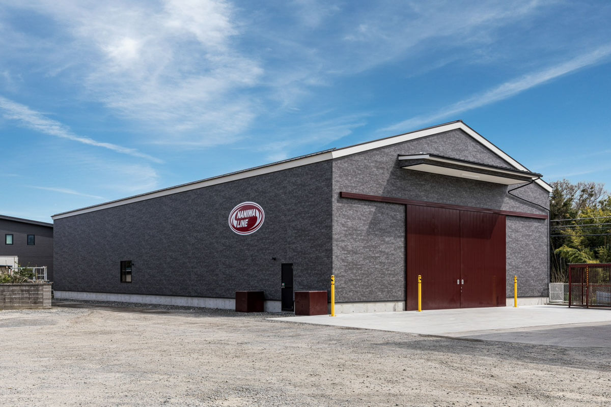 倉庫建屋の外観（基礎工事・外構工事を含む施工実績）